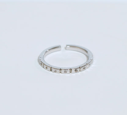 Boxy Round Ring